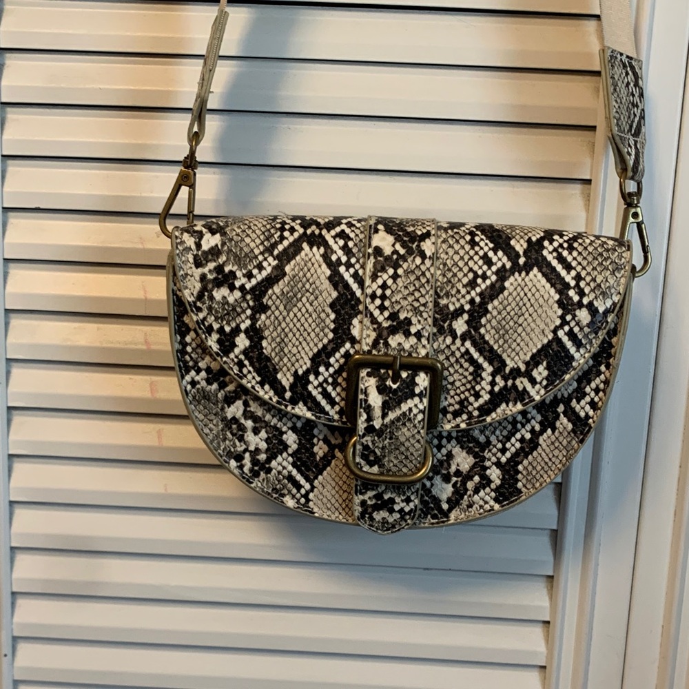 Snakeskin Pattern Crossbody Bag